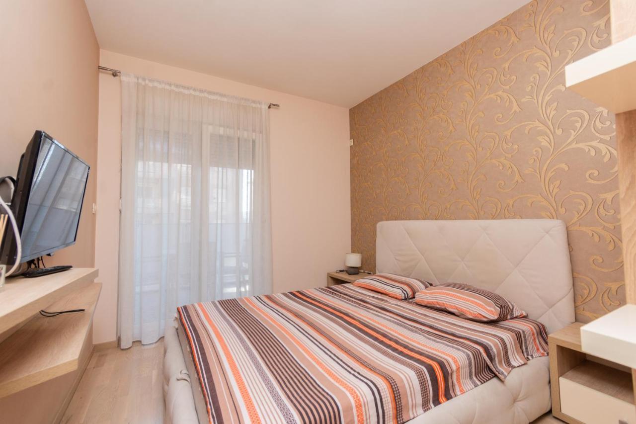 City Compass Apartment With Garage Space Podgorica Exterior photo